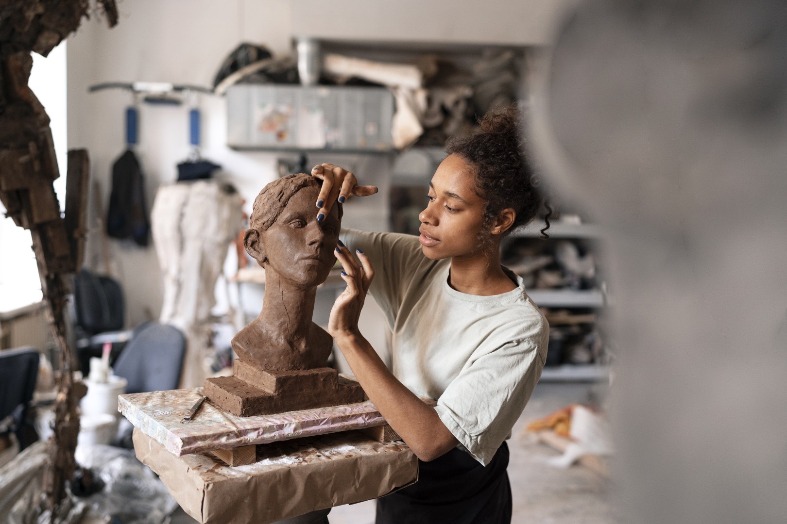 Engagement sociétal par la culture à travers le soutien aux artistes et aux projets créatifs